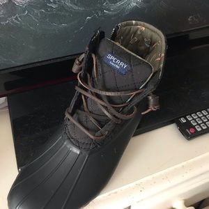 Sperry women’s size 10 boots